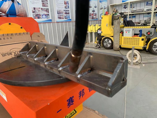 雙座式焊接變位機展示 雙座式焊接變位機的優勢