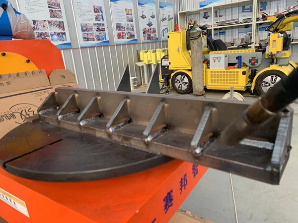 焊接變位機圖片展示 智能旋轉焊接變位機的優勢和應用