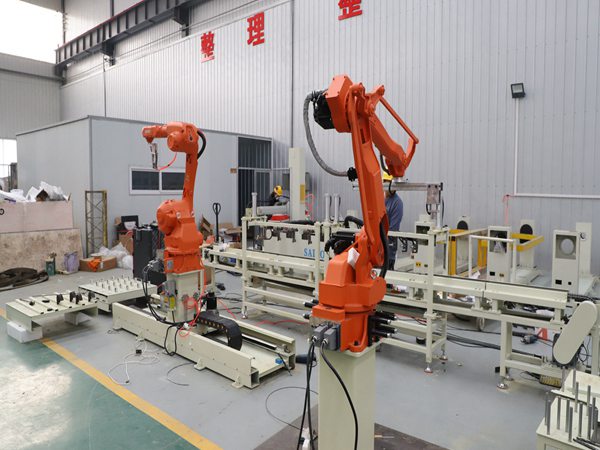 青島賽邦生產的自動碼垛機器人展示 全自動碼垛機器人一臺多少錢?