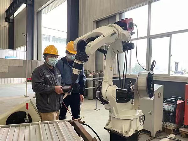 青島賽邦生產的自動焊接設備展示 如何選擇自動焊接設備?