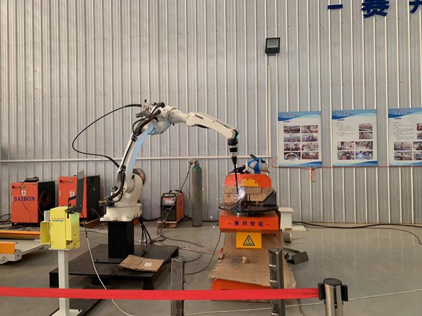 青島賽邦生產的焊接機器人展示 焊接機器人廠家:焊接機器人多少錢一臺?