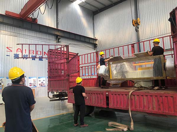 青島賽邦三軸焊接變位機發貨現場