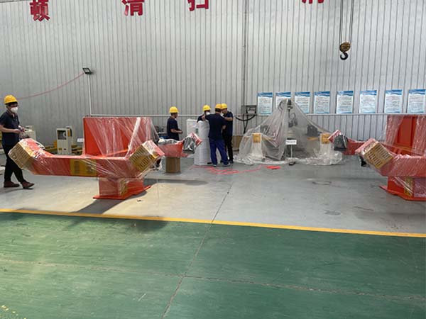 三軸焊接變位機(jī)廠家發(fā)貨現(xiàn)場 三軸焊接變位機(jī)廠家發(fā)貨現(xiàn)場