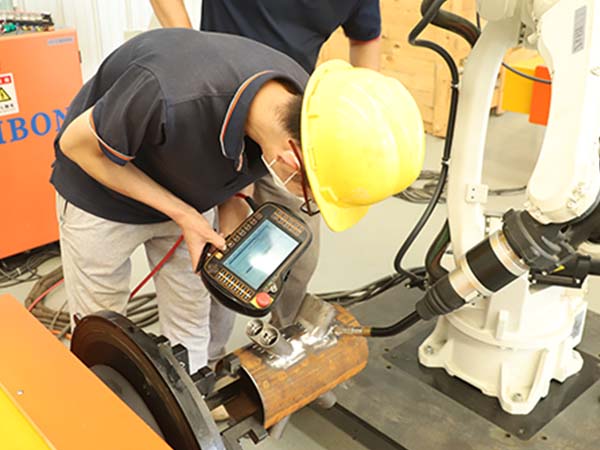 焊接機器人電流電壓的調節方式 焊接機器人電流電壓的調節方式