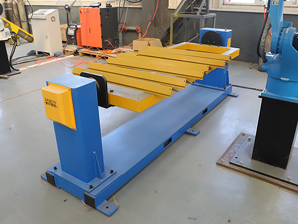 焊接變位機(jī)操作人員需要掌握工作原理 焊接變位機(jī)操作人員需要掌握工作原理