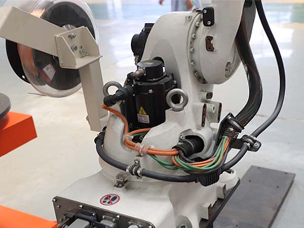 焊接機(jī)器人防碰撞傳感器實(shí)現(xiàn)自動(dòng)復(fù)位