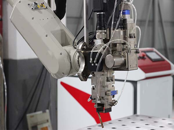 激光焊接機器人的焊接缺陷是可以進行預防和解決的 激光焊接機器人的焊接缺陷是可以進行預防和解決的