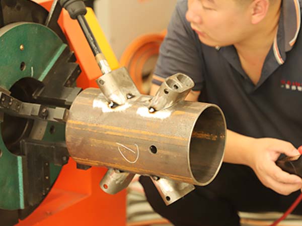 全自動焊接機器人工裝夾具安裝步驟 全自動焊接機器人工裝夾具安裝步驟