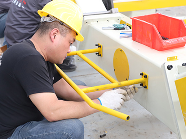 焊接機器人定期保養(yǎng)都需要更換哪些配件? 焊接機器人定期保養(yǎng)都需要更換哪些配件?