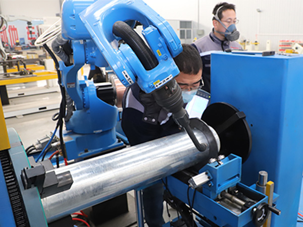 全自動管道焊接機器人焊接質(zhì)量穩(wěn)定 全自動管道焊接機器人焊接質(zhì)量穩(wěn)定