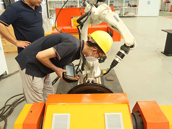 焊接機(jī)器人自動化技術(shù) 焊接機(jī)器人自動化技術(shù)