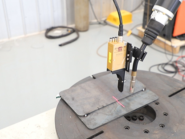 自動化焊機自動尋縫的工作過程 自動化焊機自動尋縫的工作過程