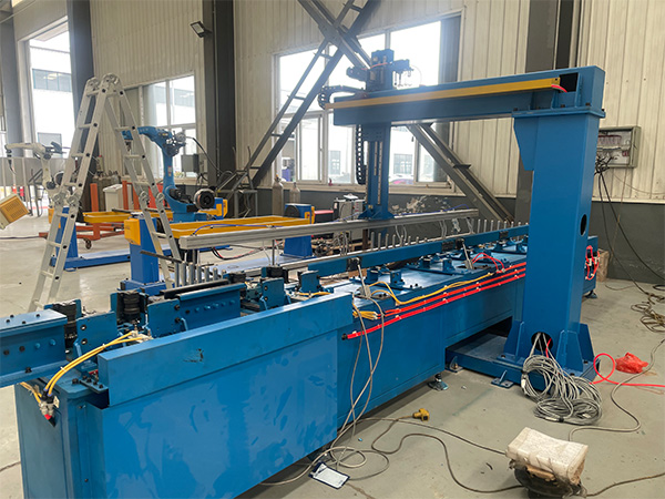 工業焊接機器人價格和效益成正比 工業焊接機器人價格和效益成正比