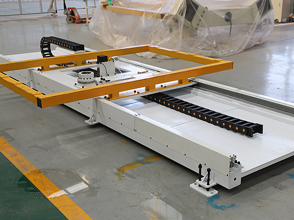 使用機器人行走地軌 使用機器人行走地軌